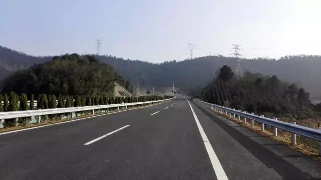 新疆明哈高速公路 新疆明哈高速公路